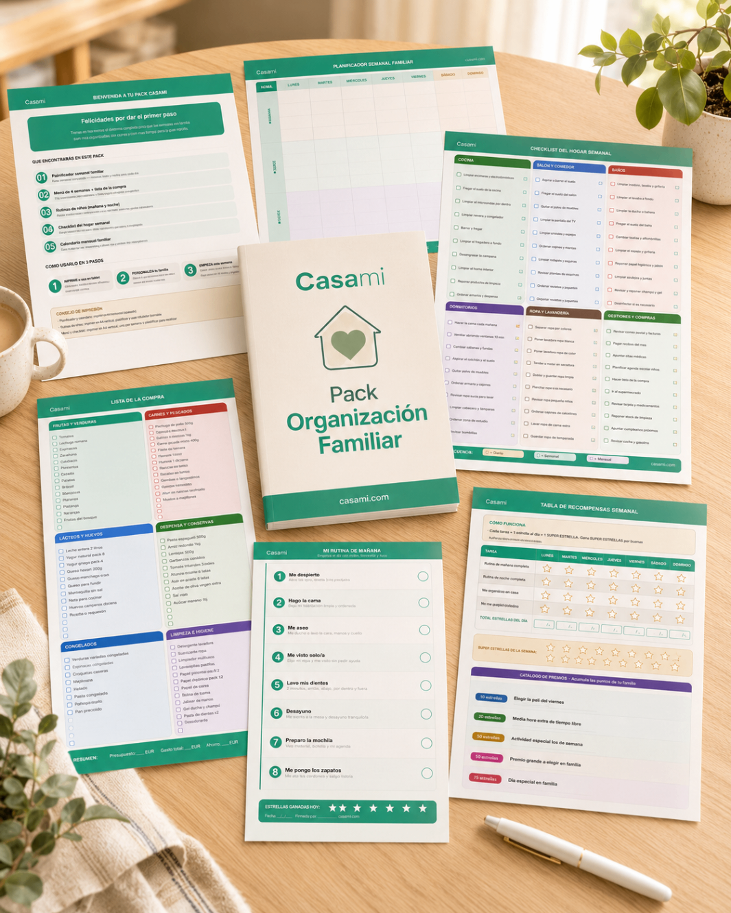 Pack completo de organización familiar de Casami desplegado sobre una mesa